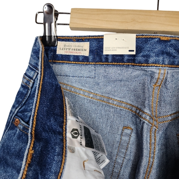 Levi's 501 Original Cropped Distressed Jeans - Picture 8 of 12